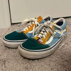 Vans Old Skool Yacht Club Shoes.